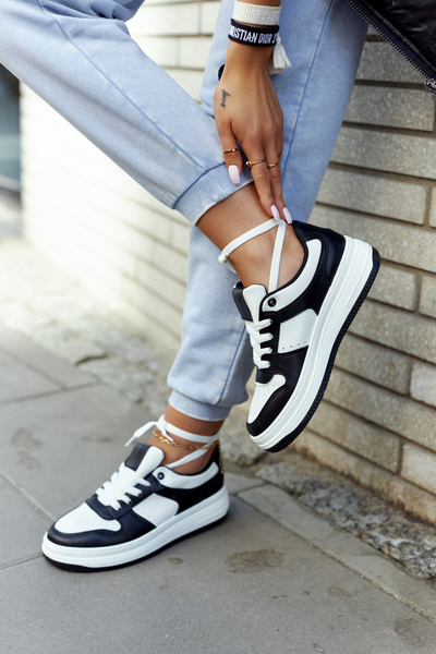 Women's Sport Shoes White and Black New Haven